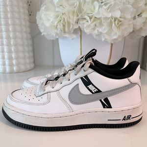 Nike Air Force 1 LV8 KSA (GS) 4.5y kids 6 Women White Black Silver Reflective